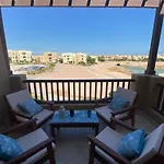 2 Bedrooms Apartment With Pool & Lake Views