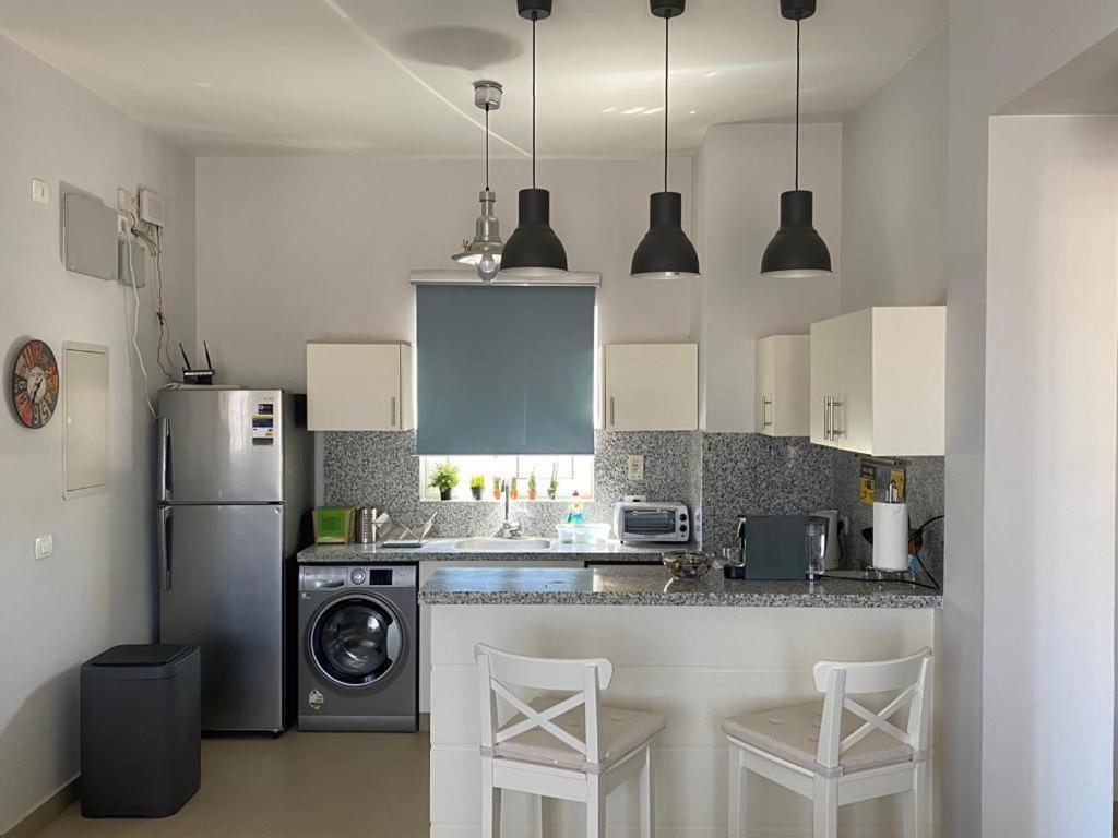 Apartment 2 Bedrooms With Pool & Views *